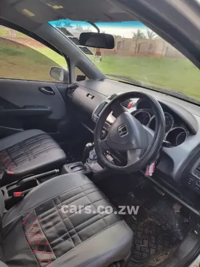 Picture of Honda Fit 2002