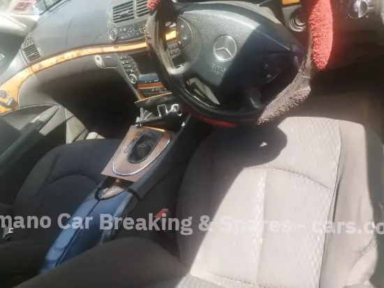 Picture of Mercedes Benz 211 2010