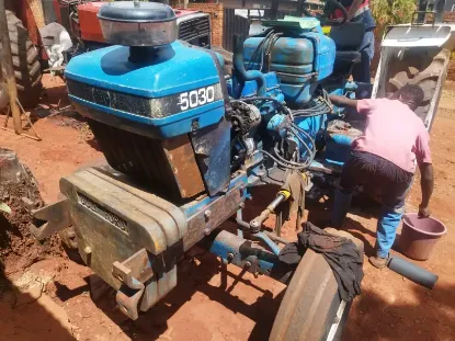 Picture of Ford Tractor 2004