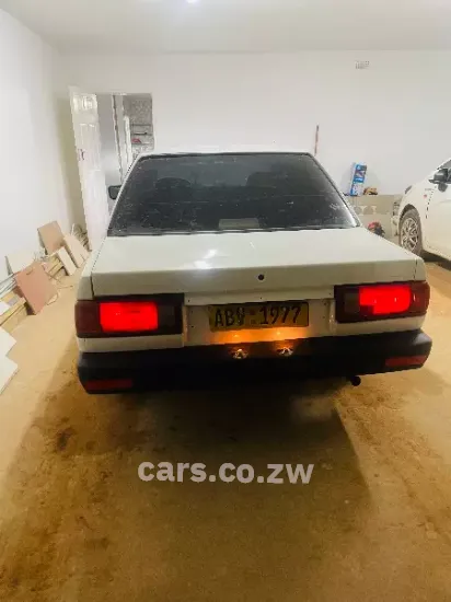 Picture of Nissan Sunny 1990