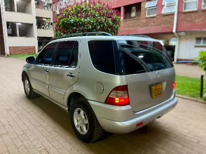 Picture of Mercedes Benz ML-Class 2002