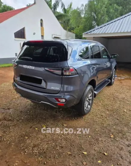 Picture of Isuzu Mu-X 2022