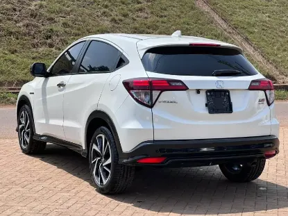 Picture of Hybrid Mid SUVs: Honda Vezel, Toyota CHR, Nissan Xtrail T32, Toyota Rav4