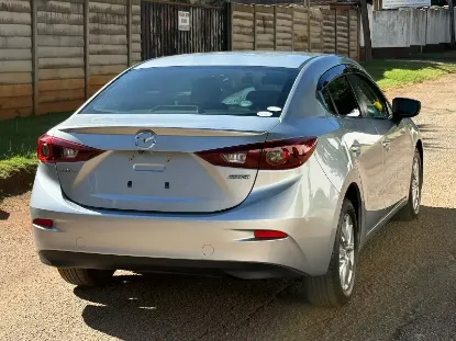 Picture of Mazda Axela 2016