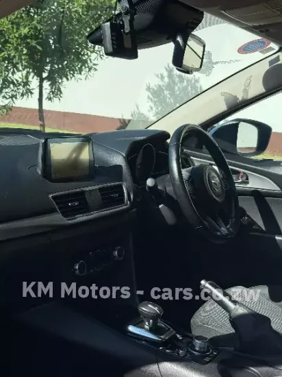 Picture of Mazda Axela 2016