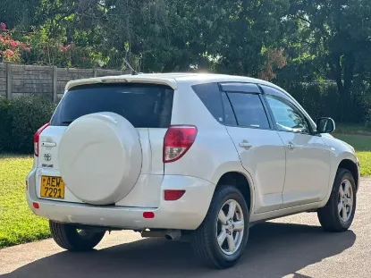 Picture of Toyota Rav4 2006