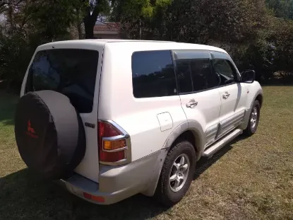 Picture of Mitsubishi Pajero 2001