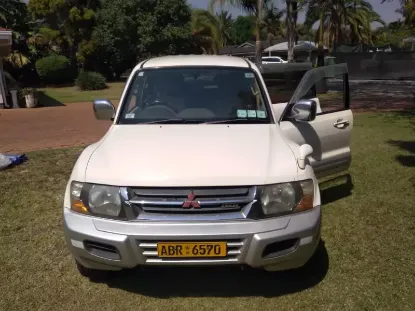 Picture of Mitsubishi Pajero 2001