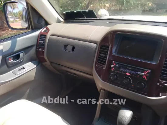 Picture of Mitsubishi Pajero 2001