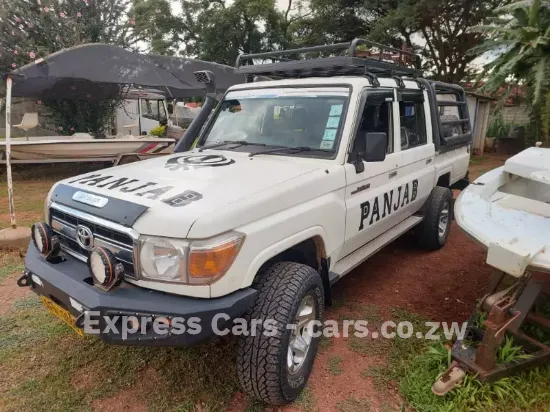 Picture of Toyota Land Cruiser 2012