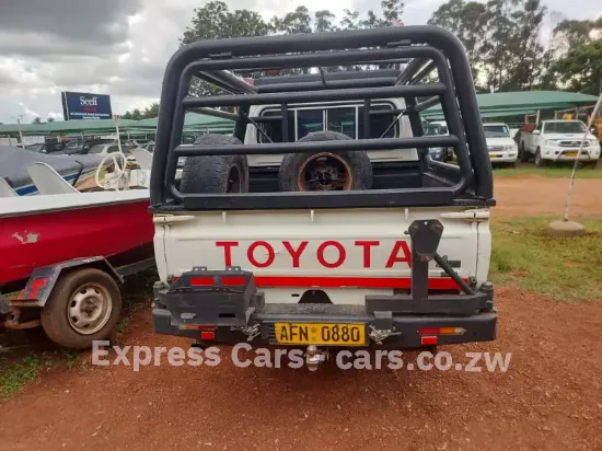 Picture of Toyota Land Cruiser 2012