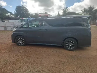 Picture of Toyota Vellfire 2015