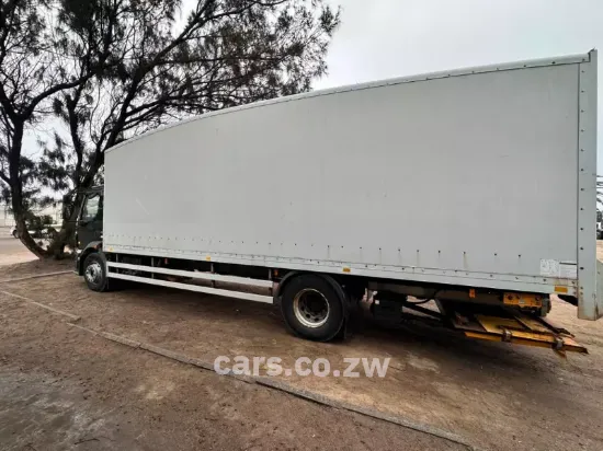 Picture of Volvo Volvo 240 2010