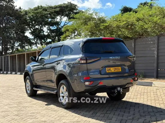 Picture of Isuzu Mu-X 2023