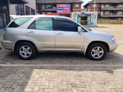 Picture of Toyota Harrier 2003