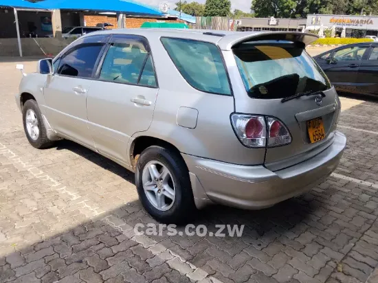 Picture of Toyota Harrier 2003