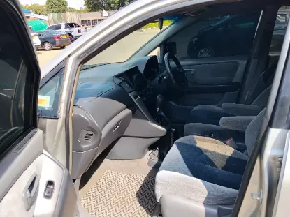 Picture of Toyota Harrier 2003