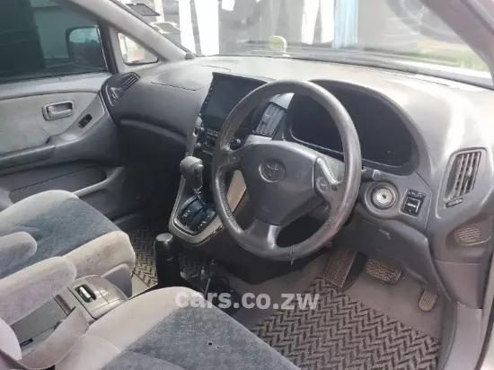 Picture of Toyota Harrier 2003