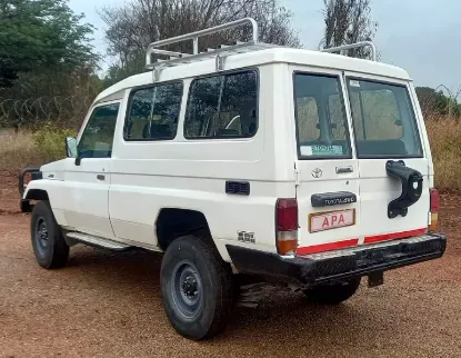 Picture of Toyota Land Cruiser 2003