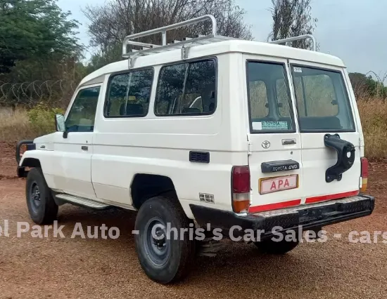 Picture of Toyota Land Cruiser 2003