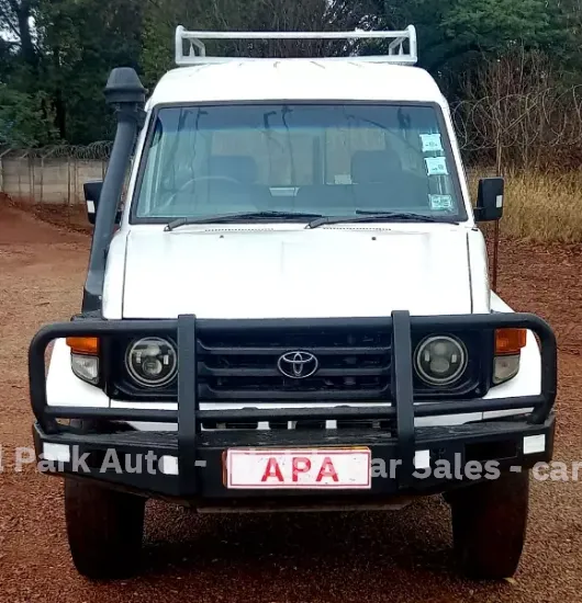 Picture of Toyota Land Cruiser 2003