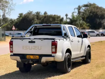 Picture of Isuzu KB250 2014