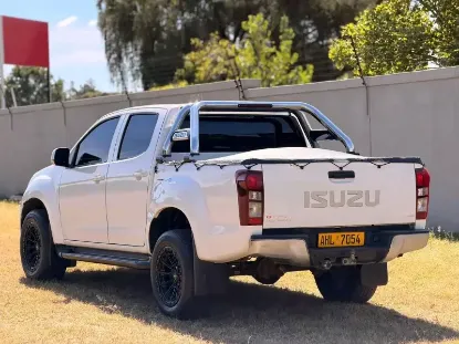 Picture of Isuzu KB250 2014