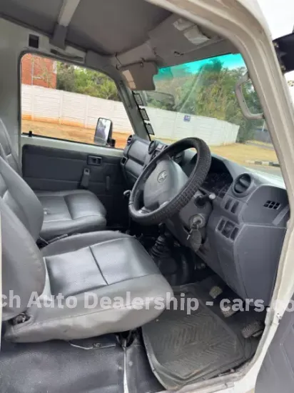 Picture of Toyota Land Cruiser 2012