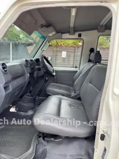 Picture of Toyota Land Cruiser 2012