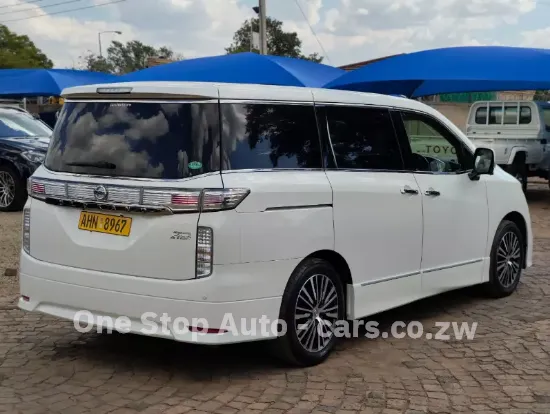 Picture of Nissan Elgrand 2017