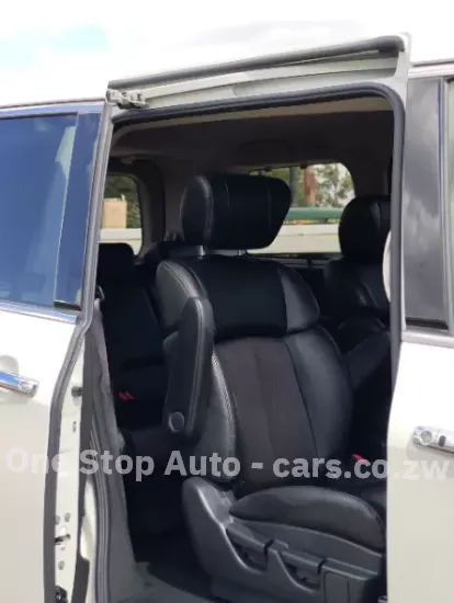 Picture of Nissan Elgrand 2017