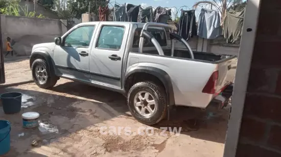 Picture of Isuzu KB250 2010