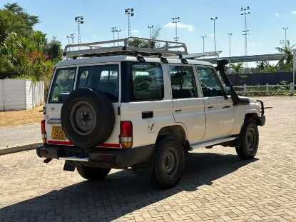 Picture of Toyota landcruiser 2017