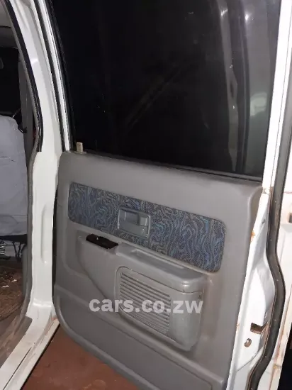 Picture of Isuzu KB250LE 2003