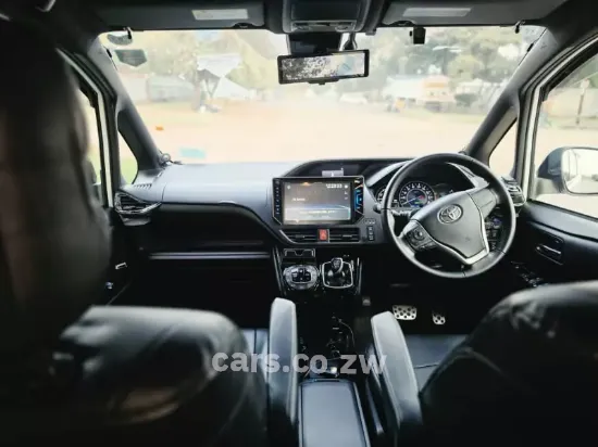 Picture of Toyota Voxy 2018