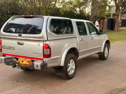 Picture of Isuzu KB300 2011