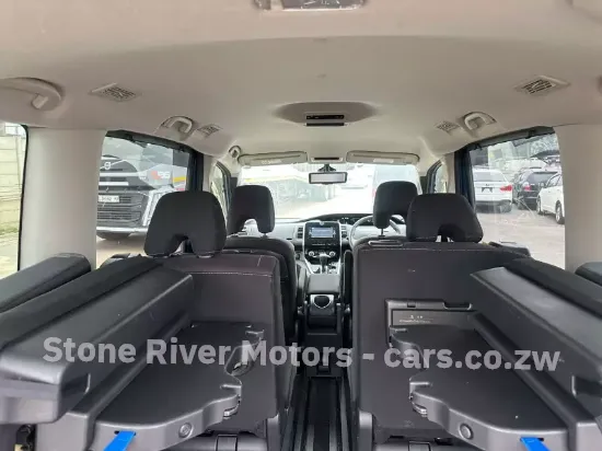 Picture of Nissan Serena 2018