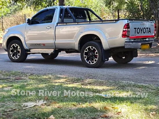 Picture of Toyota Hilux 2012