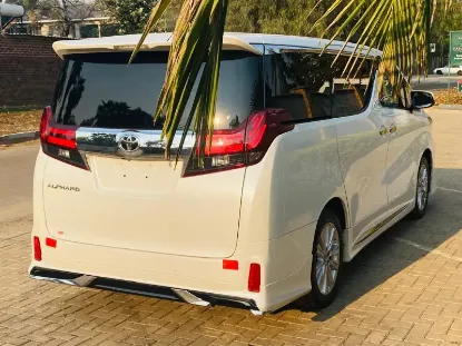 Picture of Toyota Alphard 2016