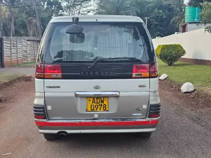 Picture of Nissan Elgrand 1999