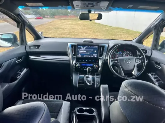 Picture of Toyota Vellfire 2017