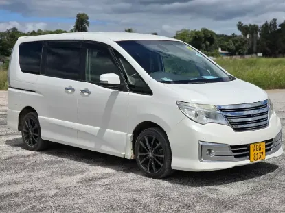 Picture of Seven seater Nissan Serenas