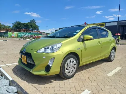 Picture of Toyota Aqua for hire!