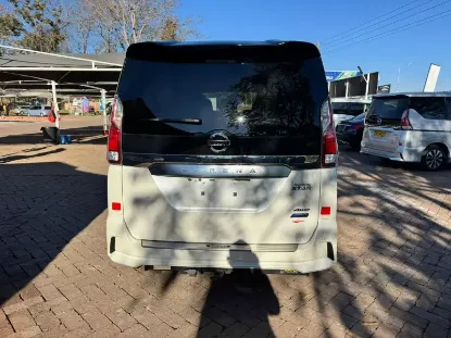 Picture of Nissan Serena 2016
