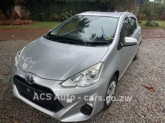 Picture of Toyota Aqua 2016
