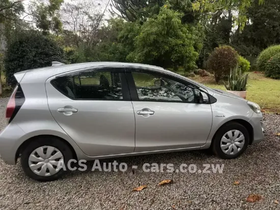 Picture of Toyota Aqua 2016