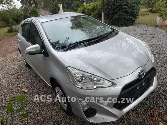Picture of Toyota Aqua 2016