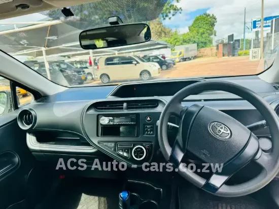 Picture of Toyota Aqua 2016