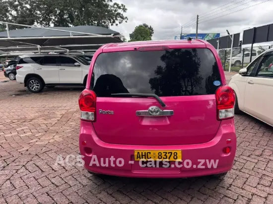 Picture of Toyota Porte 2016
