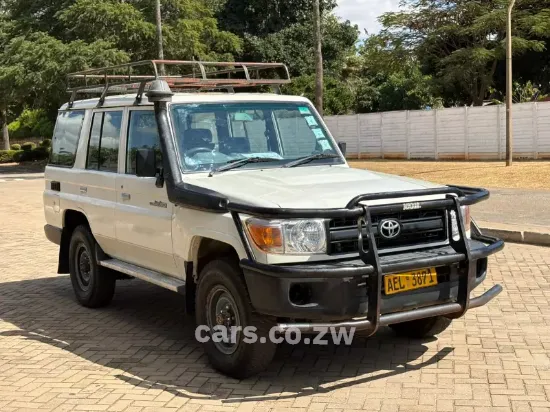 Picture of Toyota Land Cruiser 2017